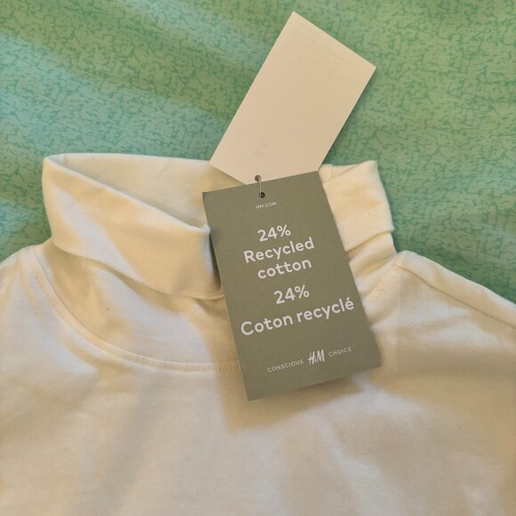 BRAND NEW H&M White Turtleneck - Picture 3 of 4